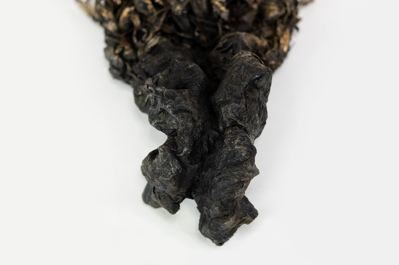  Waves [#SS25SC005] 2025, Oil, Glue, Varnish, and Non-Woven Fabrics on Stone Powder Clay, approx. 4.5 x 24 x 8.3 in. / approx. 11.5 x 60 x 21 cm