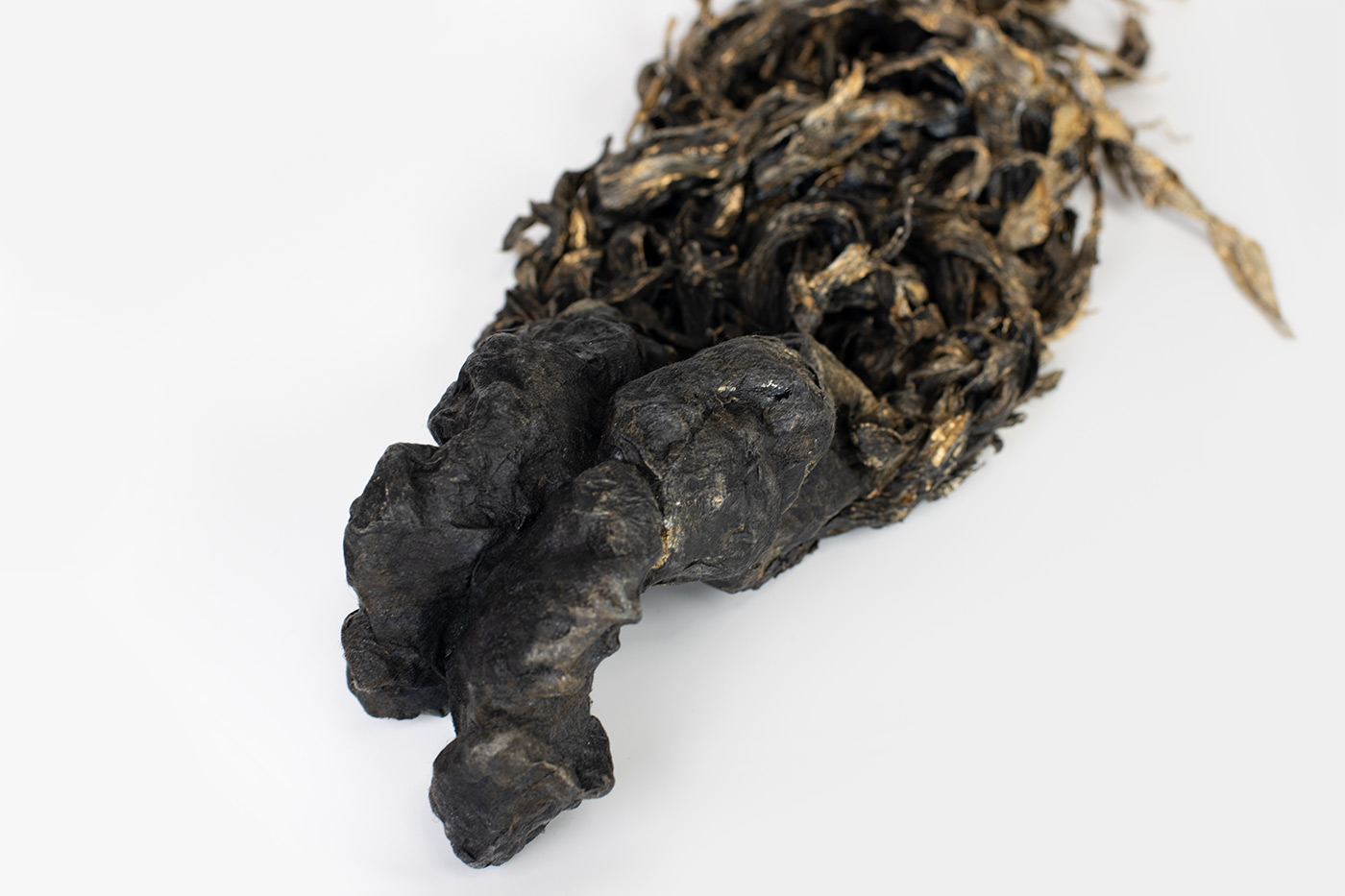  Waves [#SS25SC005] 2025, Oil, Glue, Varnish, and Non-Woven Fabrics on Stone Powder Clay, approx. 4.5 x 24 x 8.3 in. / approx. 11.5 x 60 x 21 cm